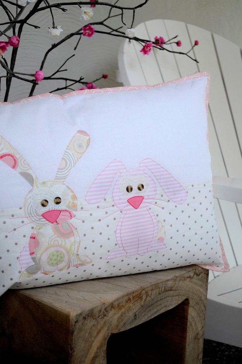 Modello PDF per cuscino applique Happy Little Rabbits download immediato immagine 3