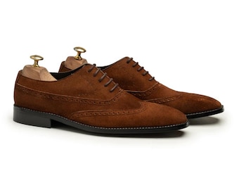 Zapatos Oxford de ante con puntera de ala y diseño brogue, hechos a mano, construcción Goodyear Welt, calzado de vestir de cuero marrón.