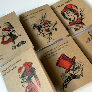 JOURNAL Alice au pays des merveilles. Lot de 6 mini cahiers de livres vierges, listes de choses à faire, chapelier fou, lapin blanc kraft, bas de Noël