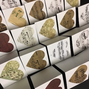 Mini Music LOVE NOTES - Minuscules cartes de cœur pliées carrées de 2 pouces Assortiment de notes vierges Petites cartes-cadeaux de remerciement Messages Papeterie mignonne
