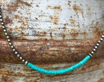 Halsband i sterlingsilver med azurblått själsmönster och Heishi-pärlor