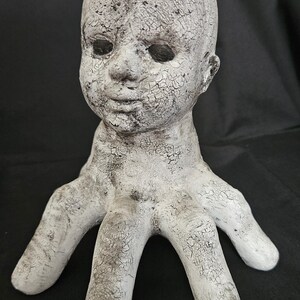 Scultura realizzata con oggetti di recupero – La scultura del Gabinetto delle Curiosità dell'Osservatore