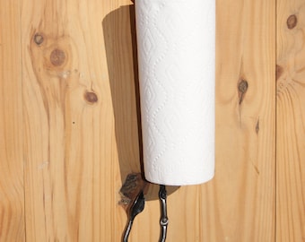 Vertical mounted paper towel holder