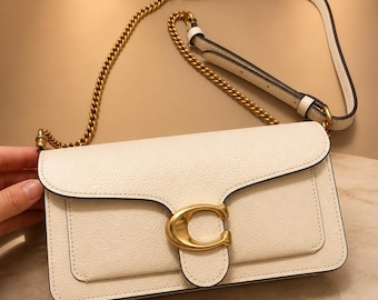 Coach Willow Signature Canvas Clutch Wallet white | Designer Envelope Wallet with Turnlock Closure || Teachers gift