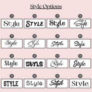 Może przedstawiać: Tabela zatytułowana Style Options zawierająca szesnaście r&oacute;żnych czarnych styl&oacute;w czcionek oznaczonych numerami od 33 do 48. Każdy styl przedstawia słowo Style w unikalnej czcionce, ułożone w siatce na jasnor&oacute;żowym tle.
