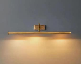 Aplique de pared de latón sin tratar, estilo moderno de mediados de siglo, lámpara de pared italiana.