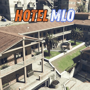 Può includere: Vista aerea di un complesso edilizio a più piani con la scritta "HOTEL MLO" in arancione e blu. Gli edifici hanno tetti di tegole marroni e balconi. Sono visibili palme e un piccolo cortile.