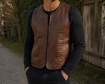 Gilet homme en cuir de crocodile marron - Gilet texturé exotique, gilet fait main à motif croco, gilet mode motard de luxe