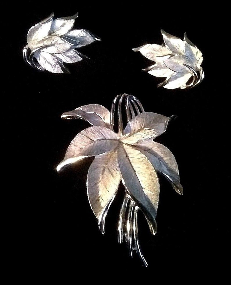 Vintage Crown Trifari brushed silver leaf brooch and earrings demi parure