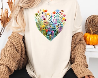 Chemise coeur de fleurs sauvages Comfort Colors®, t-shirt coeur floral, t-shirt botanique coloré, chemise amateur de jardin, t-shirt graphique de fleurs aquarelle