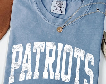 Chemise mascotte Comfort Colors® Patriots, chemise de l'équipe scolaire des Patriots, chemise Game Day, t-shirt cadeau de fan patriotes, t-shirt maman patriotes, t-shirt patriotes vintage