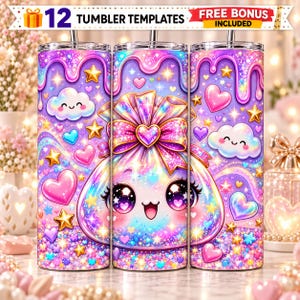 Può includere: Tre bicchieri cilindrici con un design scintillante viola e rosa, un volto di personaggio centrale, un grande fiocco, nuvole sorridenti, cuori e stelle. Il banner superiore mostra 12 TUMBLER TEMPLATES FREE BONUS INCLUDED.
