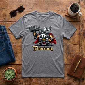 Thoriumhammarriddare T-shirt | Thor-tema grafisk t-shirt, metallelementdesign