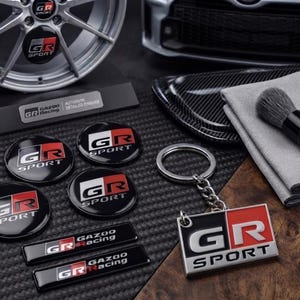 新品トヨタGRガズーレーシング*4 GRハブキャップセット+*2 GRバッジステッカーカローラヤリスGR86スープラHuilex Rav4