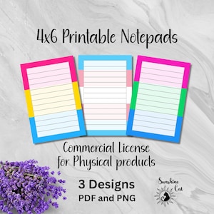 Può includere: Tre blocchi per appunti stampabili di 10 x 15 cm con pagine a righe e bordi colorati. I blocchi per appunti hanno bordi rosa, blu e verdi. Il testo include "4x6 Printable Notepads", "Commercial License for Physical products", e "3 Designs PDF and PNG".