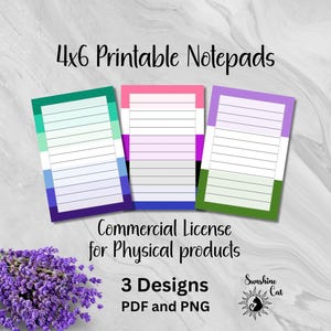 Puede incluir: Tres blocs de notas imprimibles de 10,16 x 15,24 cm con páginas rayadas y bordes coloridos. Los blocs de notas tienen bordes verdes, rosas y morados. La imagen también incluye el texto "Commercial License for Physical products" y "3 Designs PDF and PNG".