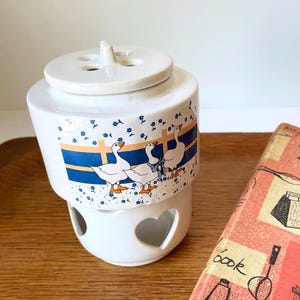 Vintage Country Geese Ceramic Oil Warmer Potpourri Tart Burner Heart Cottagecore Kitchen Decor
