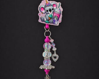 Porta credenciales retráctil Koala Starbucks con dijes – Clip retráctil para enfermeras y maestras