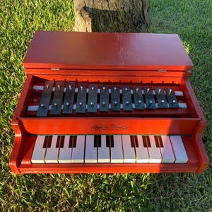 Schoenhut toy piano - Etsy 日本