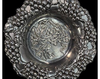 Vintage Wine Bottle Coaster Arthur Court 1995 Grape Collection Sand Cast Alum