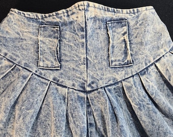 Vintage 80s Acid Wash Denim Mini Skirt High Waisted Pleated Sz 16 XS sweetheart