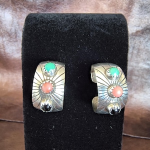 Vintage Sterling Silver Southwest Artisan Earrings – Turquoise-Like, Black & Orange-Pink Cabochons – Signed