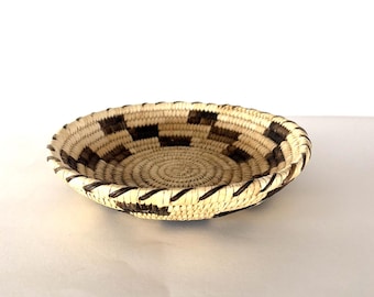 Papago Tohono O'odham Grass Coil Basket Bowl 7" Diameter x 1.5" High