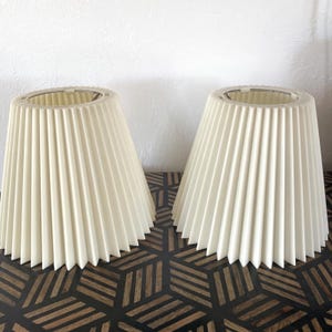 Pair Vintage Hard Plastic Pleated Clip-On Bell Lamp Shades Retro off-white
