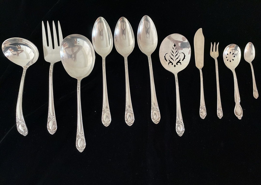 Vintage Heritage Quadruple Plate Silver Locket Silverplate Serving