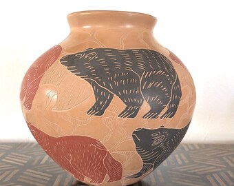 Vintage Abel Mora Mata Ortiz Art Pottery Vase, Pot 6.5"x5" animal motif