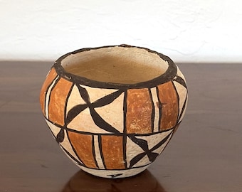 Vintage Small Acoma Art Pottery Pot 3.25"x2.5"