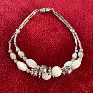 Mother Of Pearl Sterling Silver Bead Bracelet And White Shell 7.5&quot;