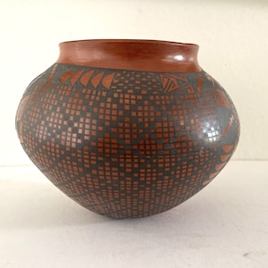 Vintage Mata Ortiz Mexican Clay Art Pottery Mexico Pot signed Favi Silveira