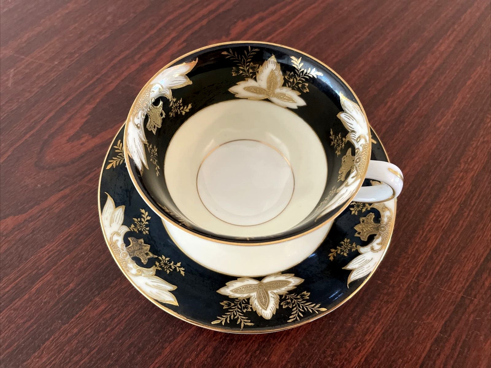 【60％OFF】 Vintage Wako Leaf White Gold W Black Saucer & Cup China 工芸品