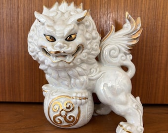 Yoshimi K Porcelain Iridescent White with Gold Foo Lion