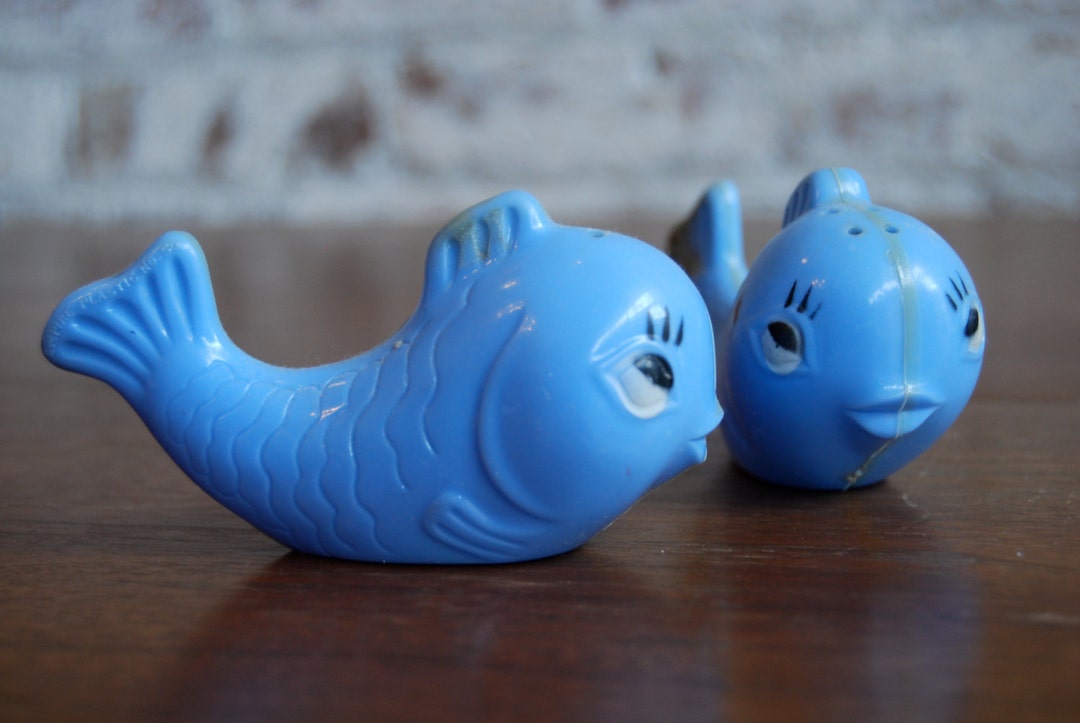 Vintage Fish Salt and Pepper Shaker Set Empire Plastics Made Etsy