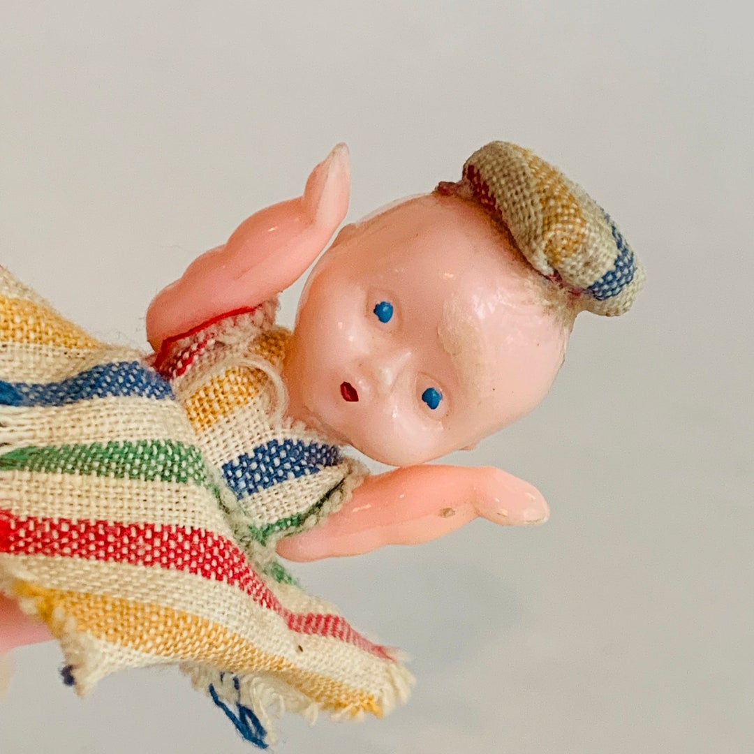 Ancienne Miniature De Bébé Poupée – Vieille Poupée Miniature De Collection