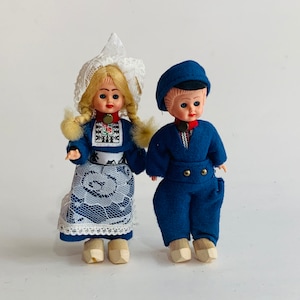 Vintage Pair of Ethnic Dolls in Traditional Holland Clothing