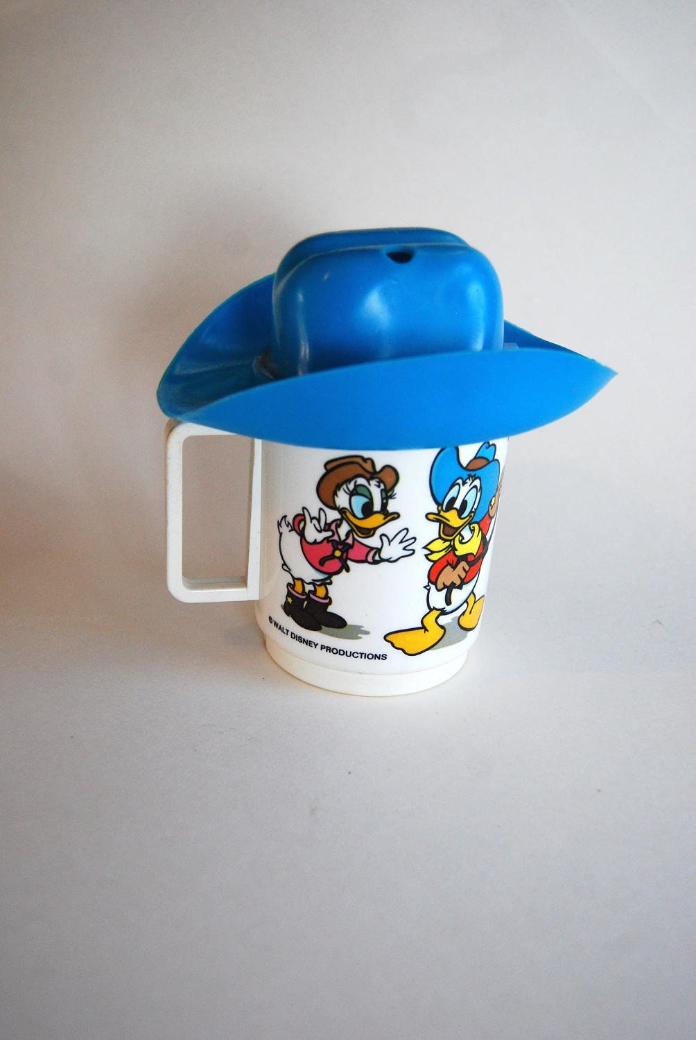 Walt Disney Productions - Vintage-Donald Duck Plastic Cup Mug