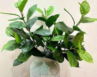 Real Touch Artificial Magnolia Leaves Stem, Faux Green Laurel Foliage Spray, Realistic Greenery for Floral Arrangement Home Decor