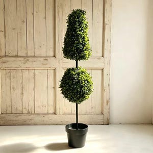 Árbol topiario artificial Milan Ball de doble nivel con forma de cono y planta de boj artificial redonda en maceta, follaje de aspecto real para decoración de casas de campo y del hogar.