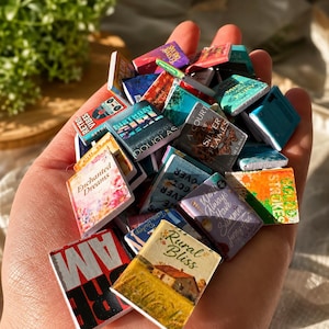 Random Miniature Books Set, Tiny Dollhouse Books, Maileg Mouse Library Decor 2 cm