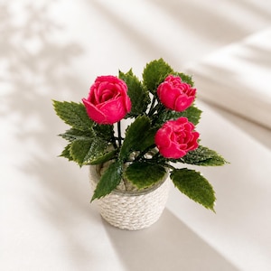Rosa miniatura hecha a mano, accesorios para ratones Maileg, decoración floral para casa de muñecas (escala 1:12)