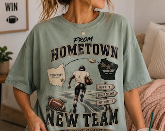 T-shirt personnalisé « Parcours de football », T-shirt personnalisé pour joueur rejoignant sa nouvelle équipe, Cadeau « De la ville natale à l'université »