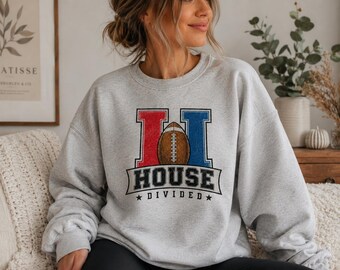 Sweat-shirt personnalisé « Maison divisée », T-shirt de football personnalisé pour deux équipes, Cadeau pour les familles de fans de football, Sweat-shirt ras du cou pour les jours de match