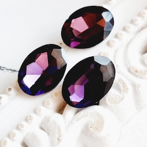 Pietre ovali fantasia, cristalli, cabochon ovali sfaccettati color viola scuro, cristalli a punta rivestiti in lamina d&#39;argento per la creazione di gioielli, perline