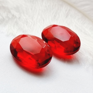 Red glass cabochon oval shape, faceted stone, big rhinestone, vintage glass cabochon, for jewelry making, size 25x18 mm, lot of 1 pcs