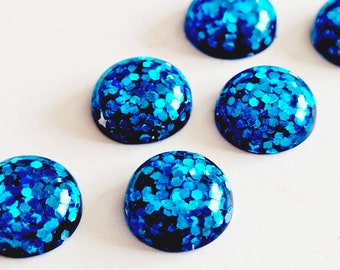 Blue resin cabochon, Bright Blue stones for gluing, Blue glitter inside cabochon, Round shape, Size 12 mm, Lot of 6 pcs for Jewelry making