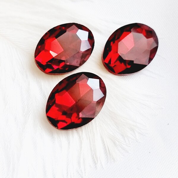 Oval Crystal Cabochon, Oval Faceted Red Color Cabochon, Pointed Back Crystals Silver Foiled for Jewelry Making, Fancy Stones for Beading