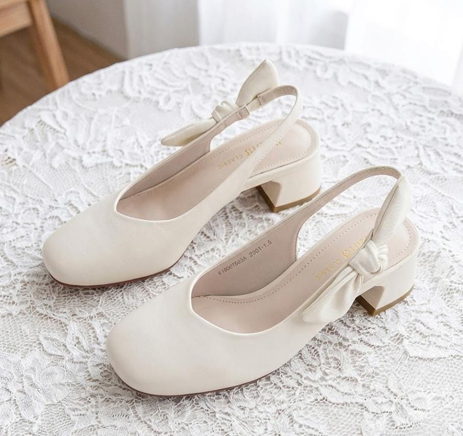 chinese dress ladies Women's Fiercely Stunned White Patent Kitten Heels | Size: 6 main image 1